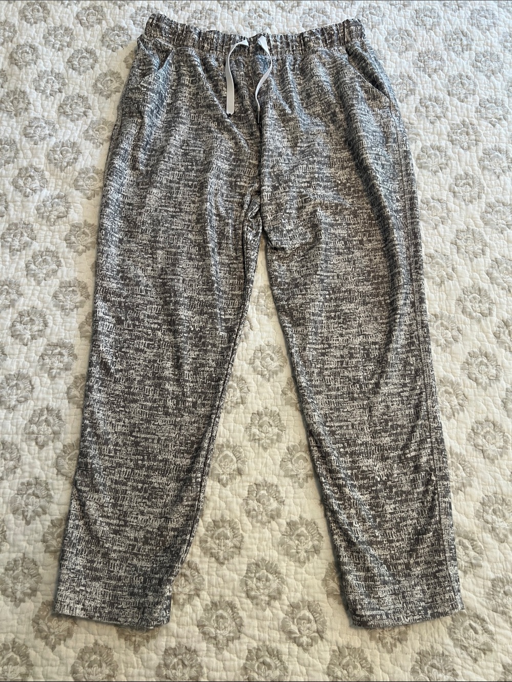 Cozy Marled Knit Jogger Pants - Gray/White with Pockets